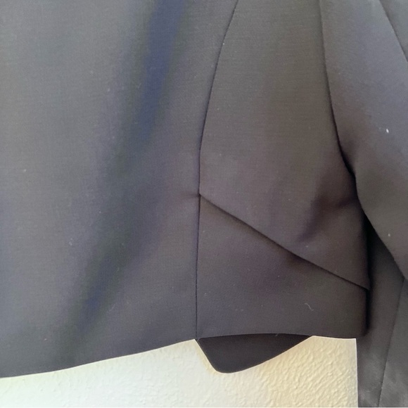 Topshop black crepe crop open blazer - Picture 5 of 8